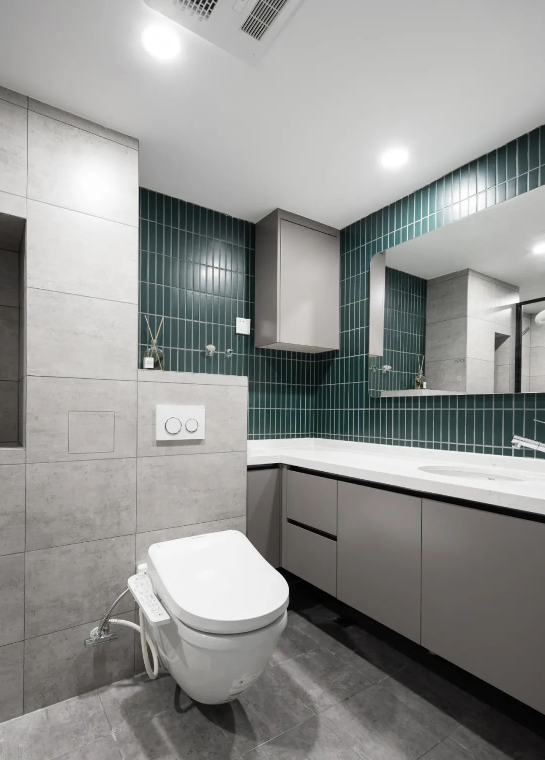 100㎡老房改造—黑白灰也温暖!