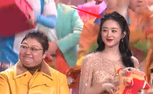春晚|春晚十大神颜:赵丽颖红裙动人、马凡舒美貌出圈、张小斐的大衣又断货了