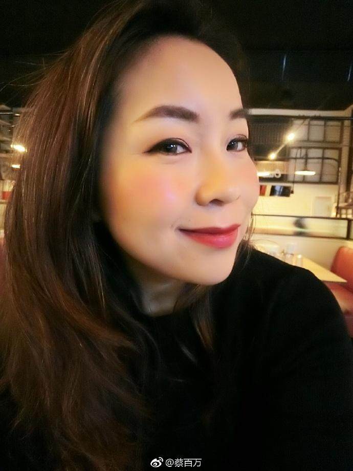 玫瑰 舒淇巴塞尔表展绽放女神光的秘密是它：2018想跟上彩妆流行必看