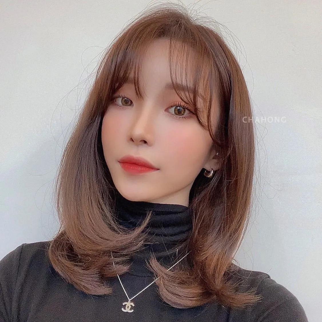 发型 只剪不烫又好看的中长发有哪些？简约时尚的锁骨发，好打理显脸小