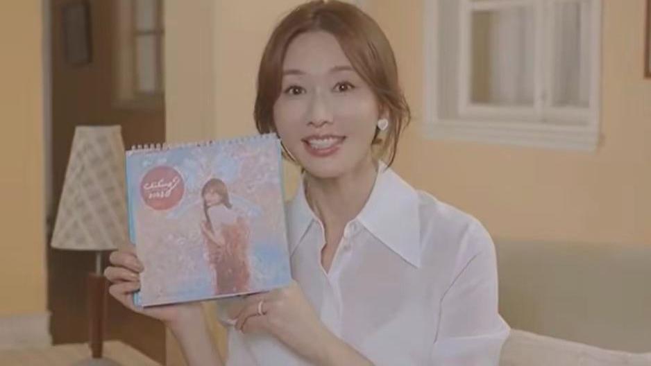 林志玲|林志玲产后首次亮相！穿白色衬衫脖子前倾得厉害，瘦到皮包骨没旺夫相