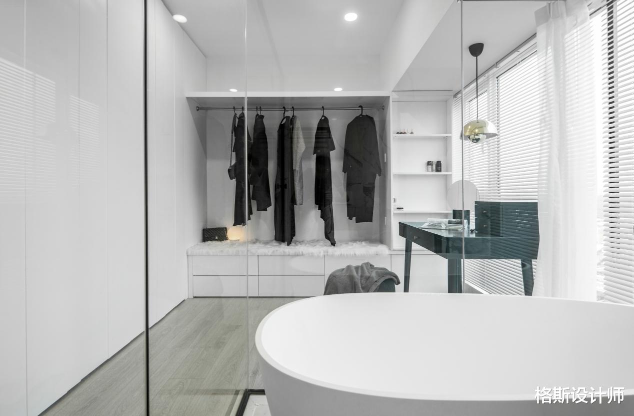 深圳80后女生的不婚生活,独居195㎡房子,全屋极简治愈,好羡慕