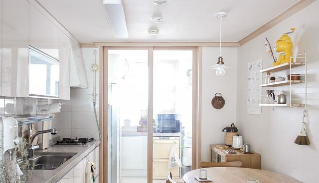 原来留住人心的家，靠的不是豪装！木质+奶茶色，她家掌握了重点