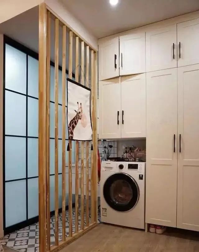 39平一室户,把床吊在半空中,结果多出一间房,进门被迷住,晒晒