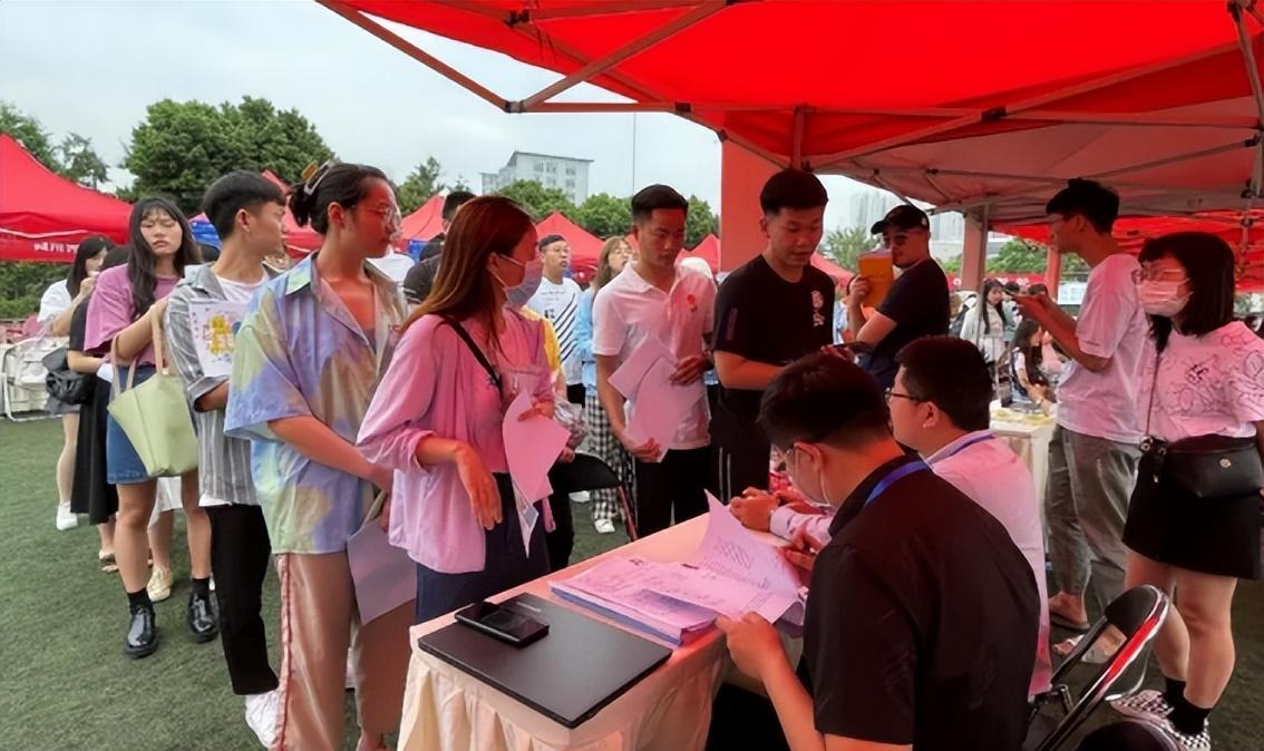 江西|国航将迎来秋招,岗位名额多工资待遇佳,应届生报名或更有优势