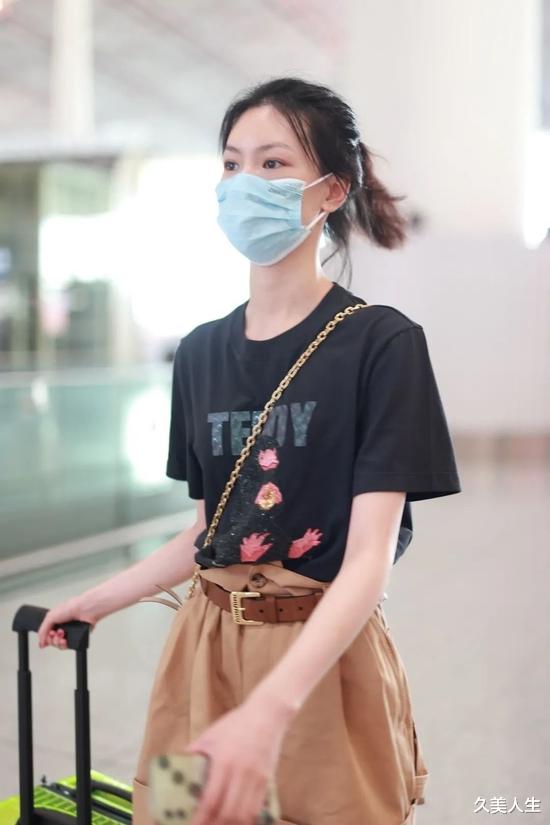 可儿与希尔顿“大小姐”同框,表姐这是跟谁表白呢?