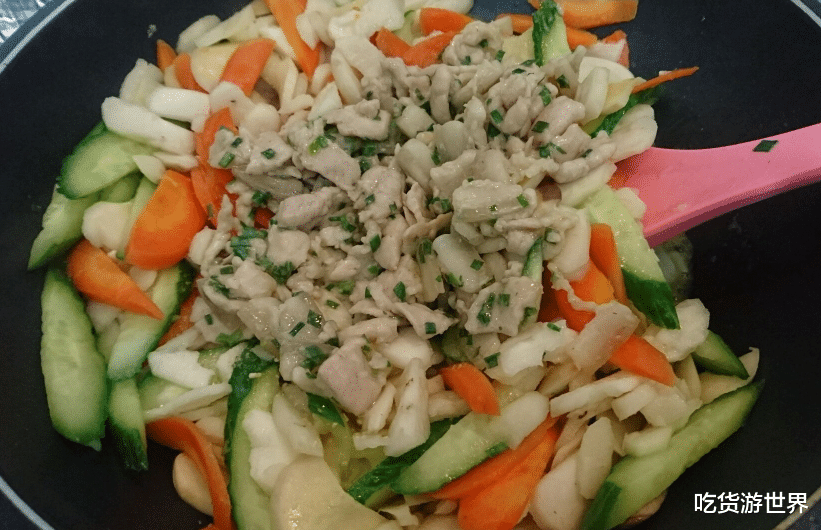 二波感染来袭，提醒中老年：多吃这4样，润肺止咳化痰，健康过年