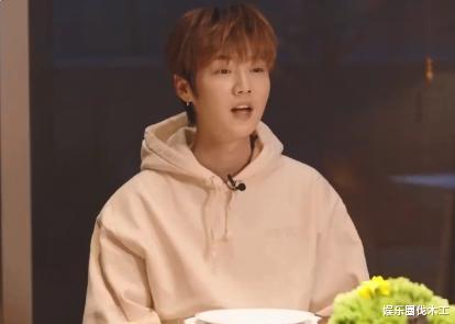 鹿晗|鹿晗发布一天生活vlog,自曝扇自己耳光,网友:扇的好