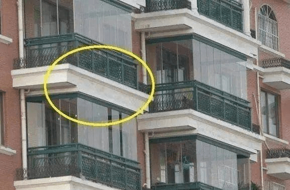 阳台|不要买这种凸阳台房子,开发商送多少平方,都不要买!