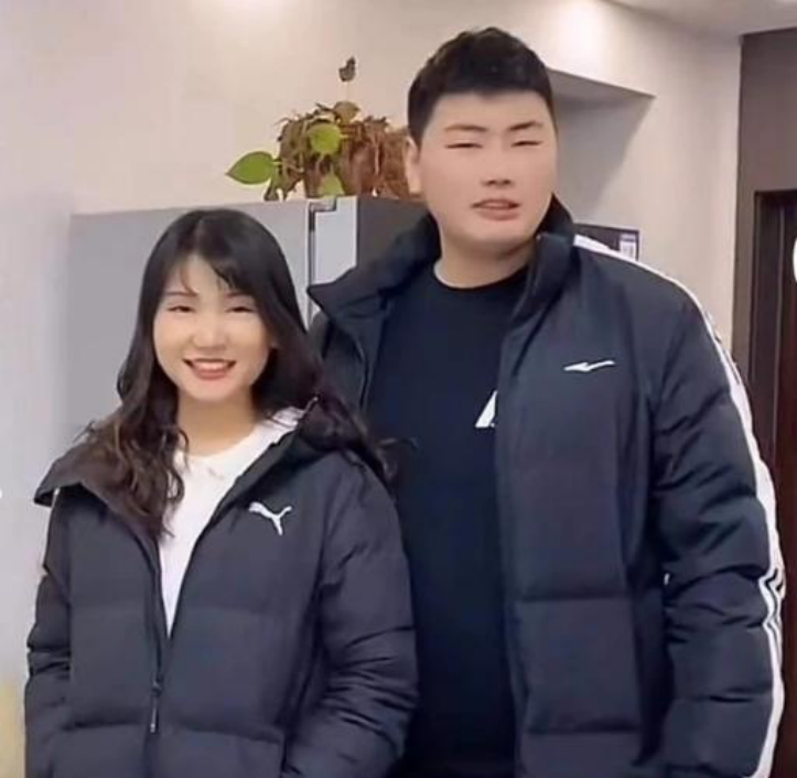 朱单伟|朱单伟疑似新恋情曝光，与美女甜蜜互动，网友：这个看着善良！