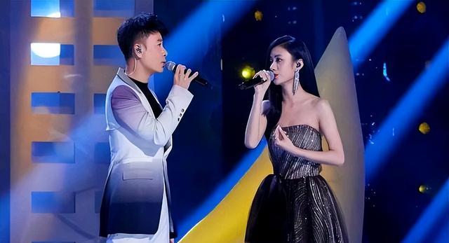 李克勤|梁玉莹唱功确实好，但她加入李克勤战队是一个错误的选择，为什么