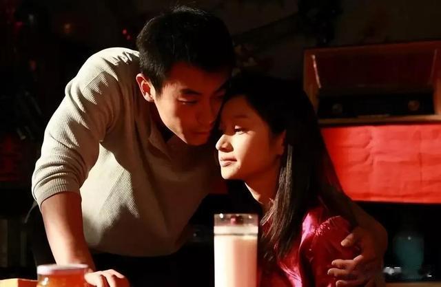 行尸走肉|朱亚文沈佳妮:从一见钟情到人间烟火,活成了演艺圈的模范夫妻