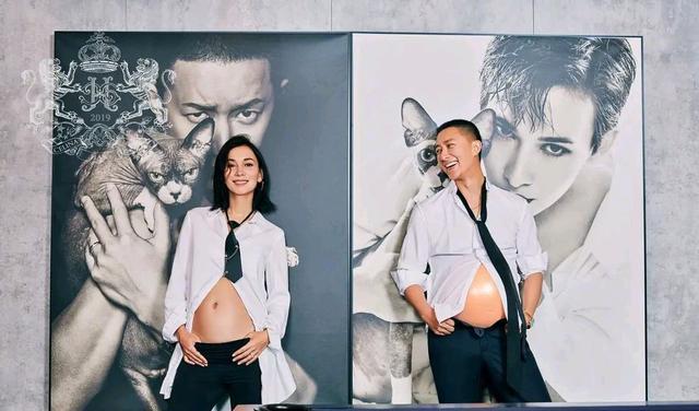 |韩庚卢靖姗官宣怀孕！韩庚大肚子陪老婆合影，两人十分有默契