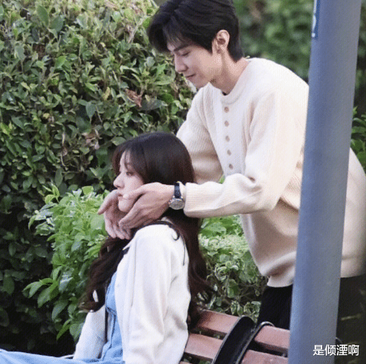 赵露思|赵露思《偷偷藏不住》路透养眼！和陈哲远亲昵互动，粉丝：嗑到了！