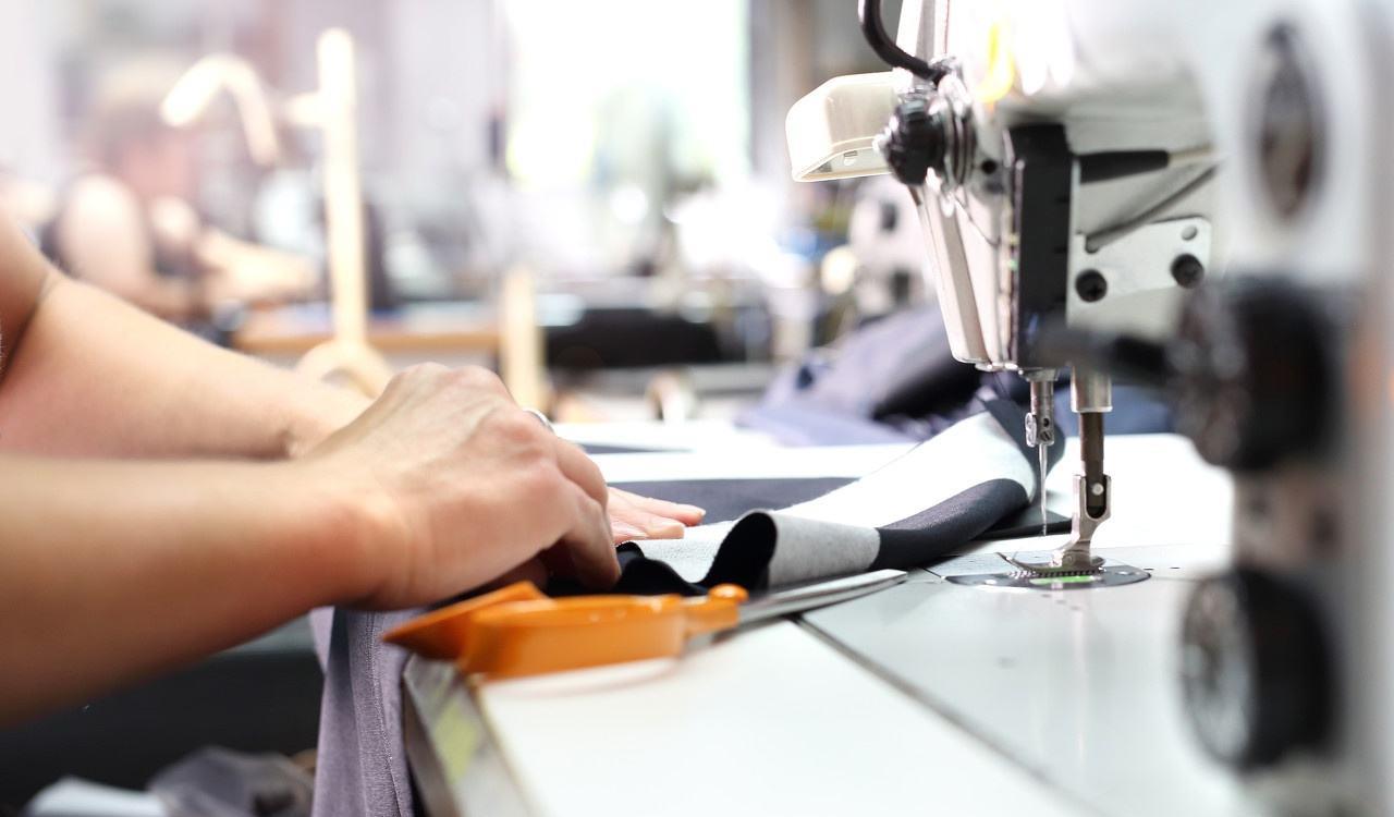 电子商务|“欺骗”消费者多年？工厂虽已停工，但靠“卖吊牌”一年赚12亿