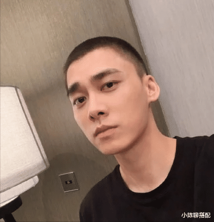 百香果 上了年纪的男人,建议少留这4种发型,油腻显凶