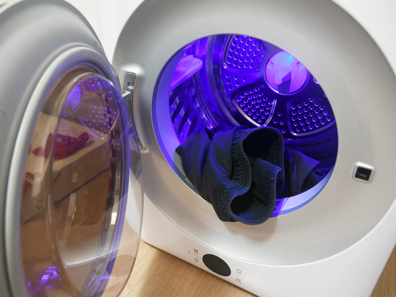 快速烘干杀菌祛味,解决全家衣物晾晒难题-MINICOLO迷你干衣机