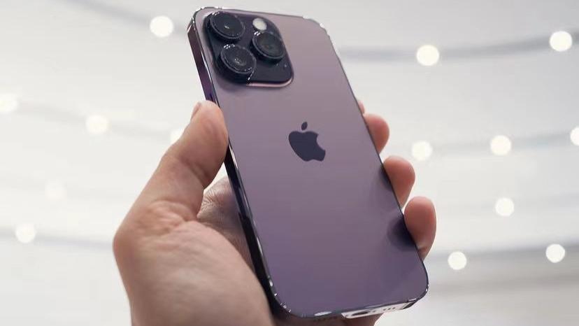 iPhone14|iPhone 14真机上手实拍！好看还是丑？