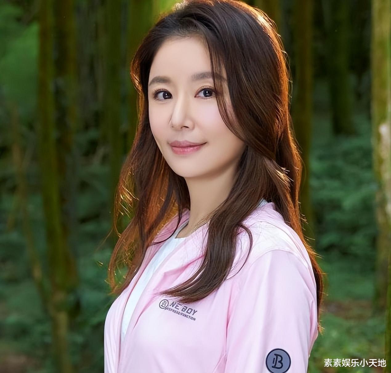 林心如|林心如拍冻龄照片：形象调皮又可爱，家庭与事业实现两手抓