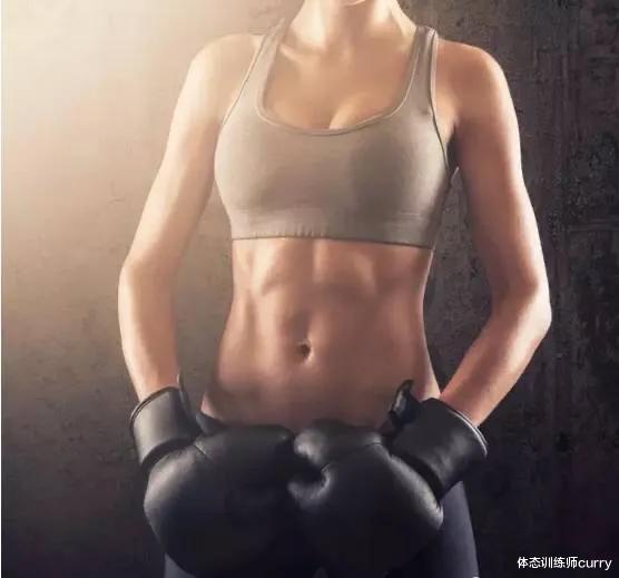 卷腹|腹肌靠卷腹？60岁中国大爷腹肌照秒杀健美达人，动态卷腹功不可没