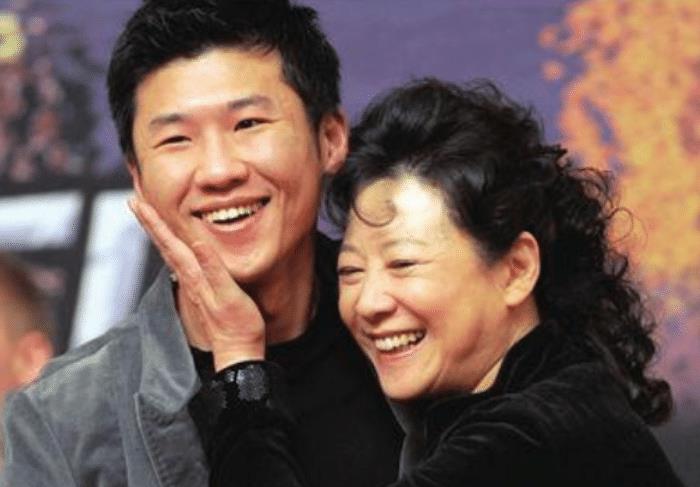 王骁|不整容,不“拼妈”,这个星二代演了15年配角,终于火了!