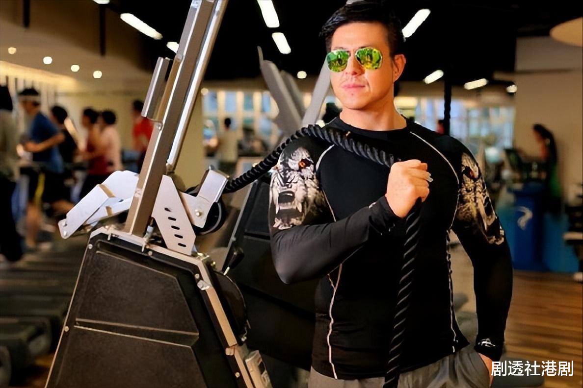 TVB|无悔照顾2个自闭儿!TVB前男星历尽坎坷,最大心愿是儿子独立生活