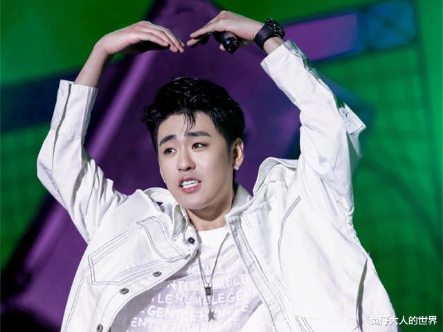 张云雷|德云社张云雷晒合影照,与尚九熙同框出镜,粉丝:你俩去逛街了吗