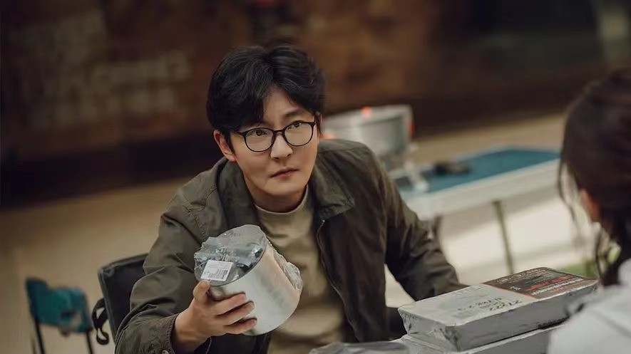 王庆来|同样演中年“窝囊男”，把唐曾和郭京飞放一起来看，差别就出来了