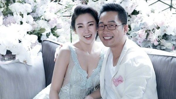 赵丽颖|张雨绮：两婚两离，带着龙凤胎潇洒生活，离异后活出女王范