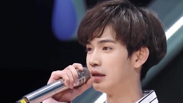 张艺兴|十八线偶像不尊重舞台，练习10天就想爆红，张艺兴发飙怒批滚出去