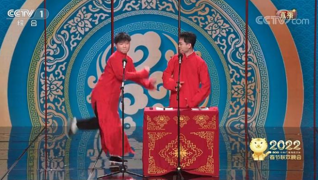 姜昆|72岁的姜昆再次回归春晚演出,和戴志诚搭档小品,全程几乎都在尬聊