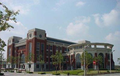 裁员|3所就业率持续下降的985高校，有名校光环也没用了，找工作难