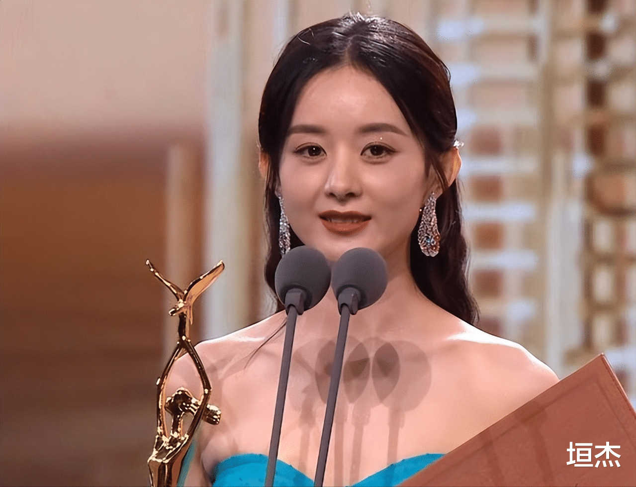 生图|痘痘脸、赘肉、五五分！生图里的“女神”明星，都因“照骗”翻车