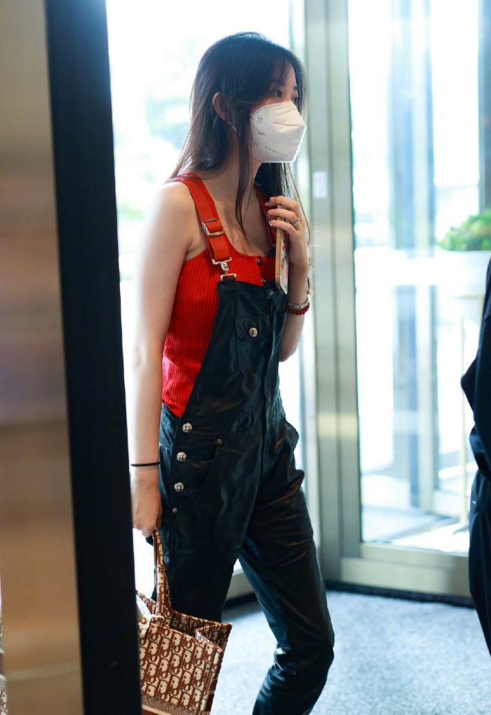 宣云|潘玮柏娇妻宣云现身酒店,无滤镜颜值变化大,头发稀疏赘肉明显