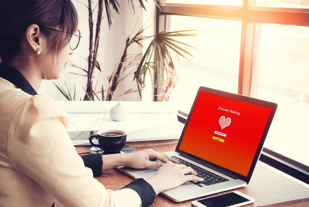 00后|这些00后的“奇葩”网恋故事,有人把对象挂上了咸鱼