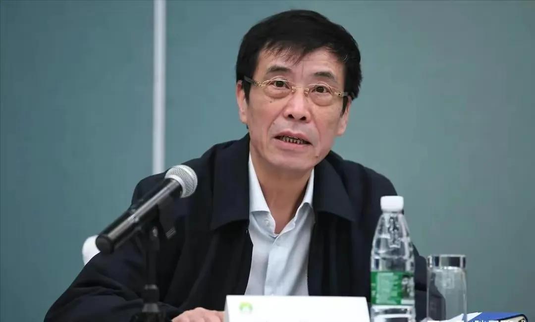 热刺|降薪等于未来无人踢球？黄健翔的担忧，跟“高薪养廉”一样天真无聊