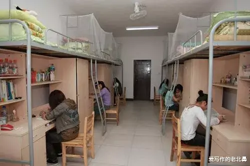 时尚发型 有些学生上大学才懂：家庭条件带来的差距，比想象中的大。怎么看？