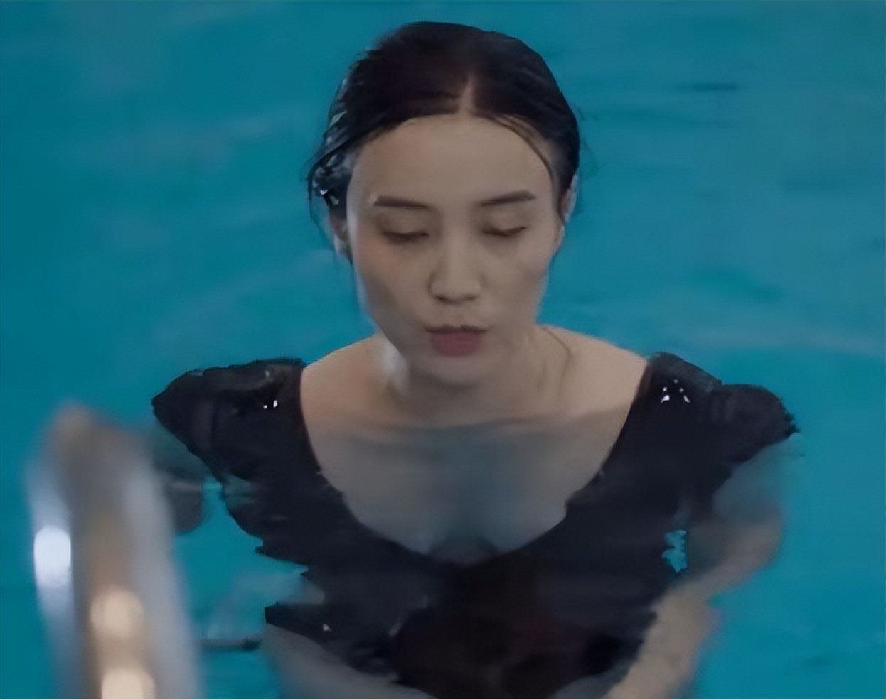 江玉燕|殷桃、杨幂和关晓彤泳衣照”,网友:养眼