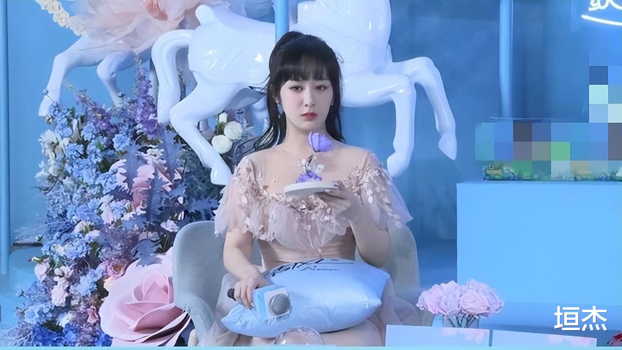 生图|痘痘脸、赘肉、五五分！生图里的“女神”明星，都因“照骗”翻车