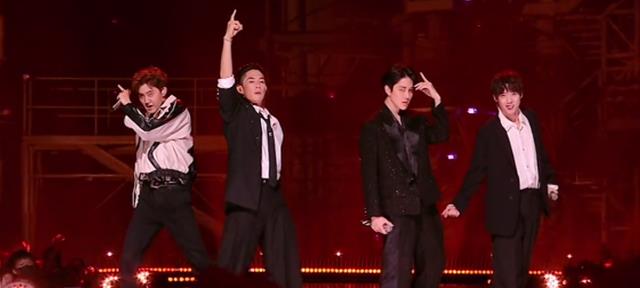 任贤齐|《披荆斩棘》首播套路满满，油腻感扑面而来，任贤齐人气排名第一