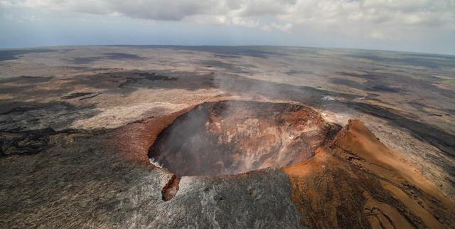 体积四万多立方公里,海拔4200米,莫纳罗亚火山为何可怕?