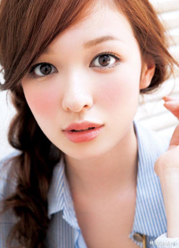 腮红 谭松韵李一桐都爱上日系宿醉妆？想get同款，关键就在腮红修容术