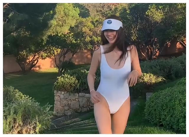 吴千语|吴千语官宣恋情，施伯熊求爱四年，终于苦尽甘来