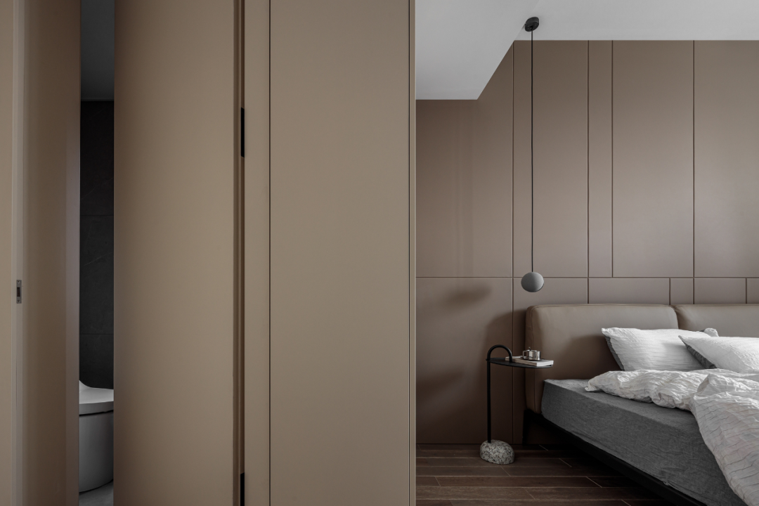 96㎡极简风格,无彩色空间+乐高收纳柜,内敛的居家氛围!