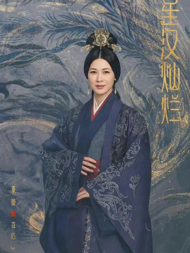 曾黎|她自信到到连曾黎都忍不住多看两眼！