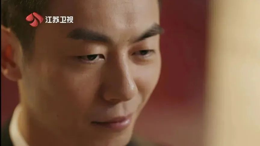 朱亚文|《简言的夏冬》：商战谍战加悬疑，朱亚文新剧好看！CP也好磕