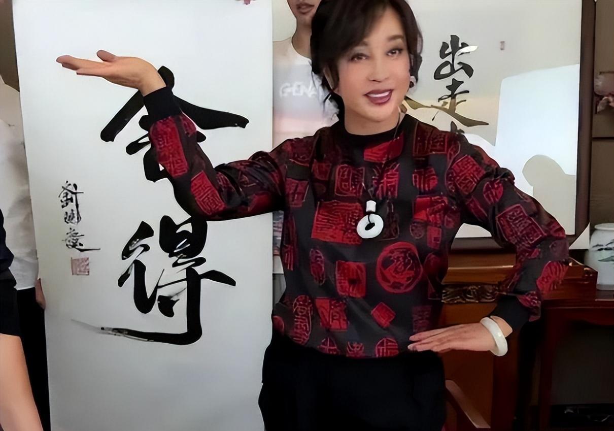 “整容美人”和“自然美人”，老后差距这么大？