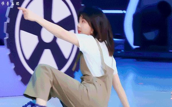 |当白敬亭和谭松韵同框表演！果然好朋友碰瓷法都一样！