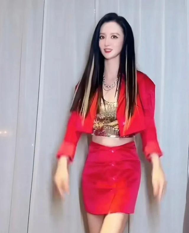 张萌|40岁的张萌怎么变成这样了？网友评论：看着有点吓人