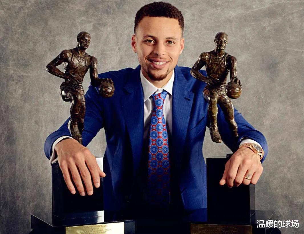 季后赛|越来越水！NBA近十年MVP季后赛表现，约基奇最无奈，雷霆三少皆苦涩